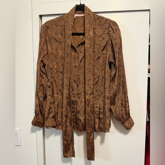 Vintage Tops - Beautiful 80s dress shirt